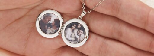 TOTWOO: How to Choose a Meaningful Gift That Keeps Loved Ones Connected